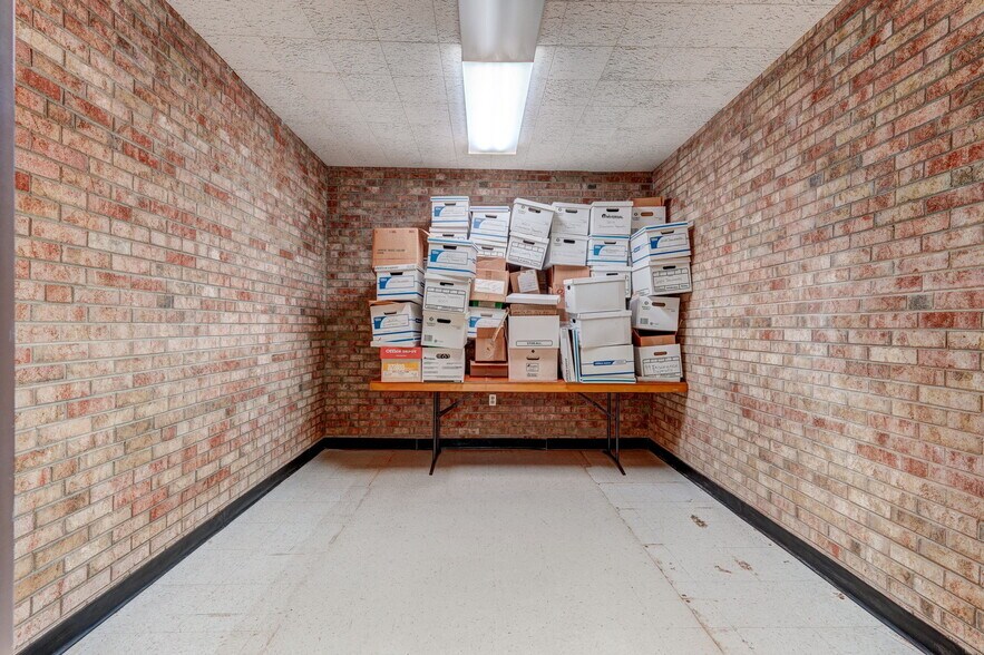 More Photos Of 3311 Burlington Rd, Greensboro Office For Sale