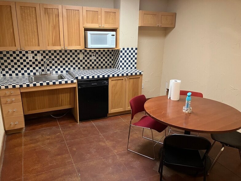 More Photos Of 3009 Sandy Ln, Fort Worth Warehouse For Sale