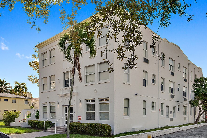 Primary Photo Of 924 Marseille Dr, Miami Beach Apartments For Sale