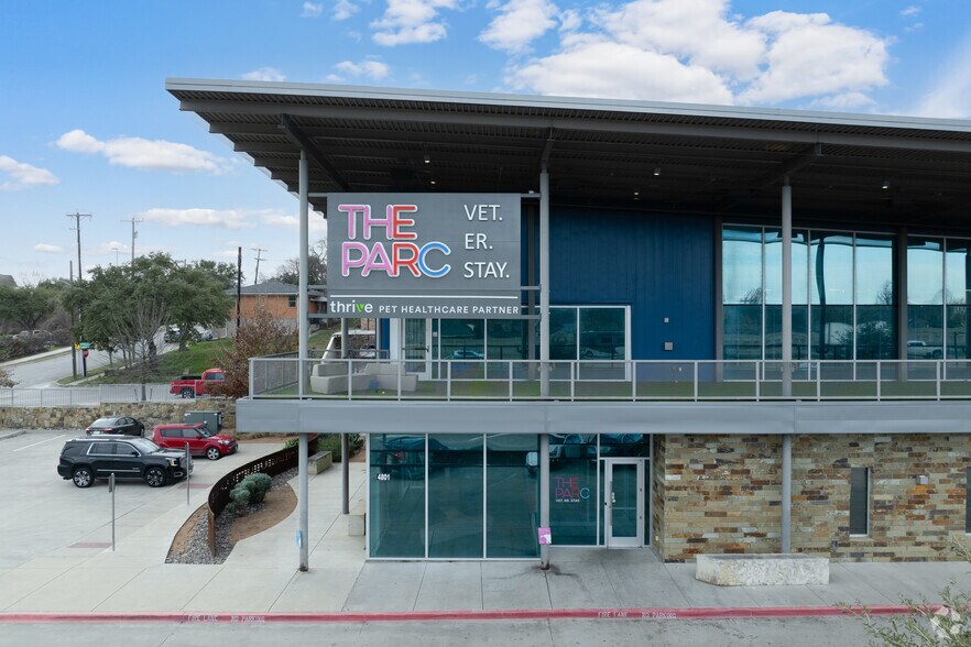 More Photos Of 4801 West Fwy, Fort Worth Veterinarian Kennel For Sale