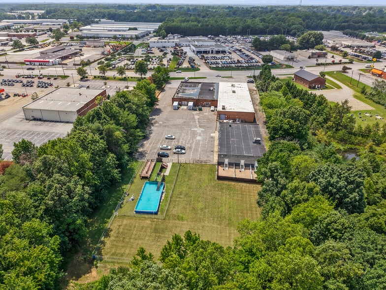 More Photos Of 945 NC Highway 66 S, Kernersville Storefront For Lease