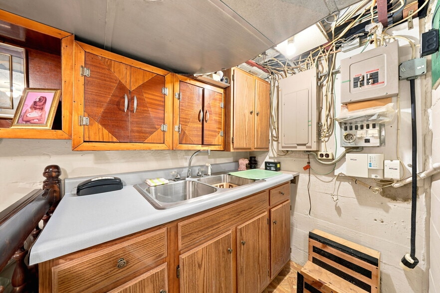 More Photos Of 1519 Renton Rd, Pittsburgh Funeral Home For Sale