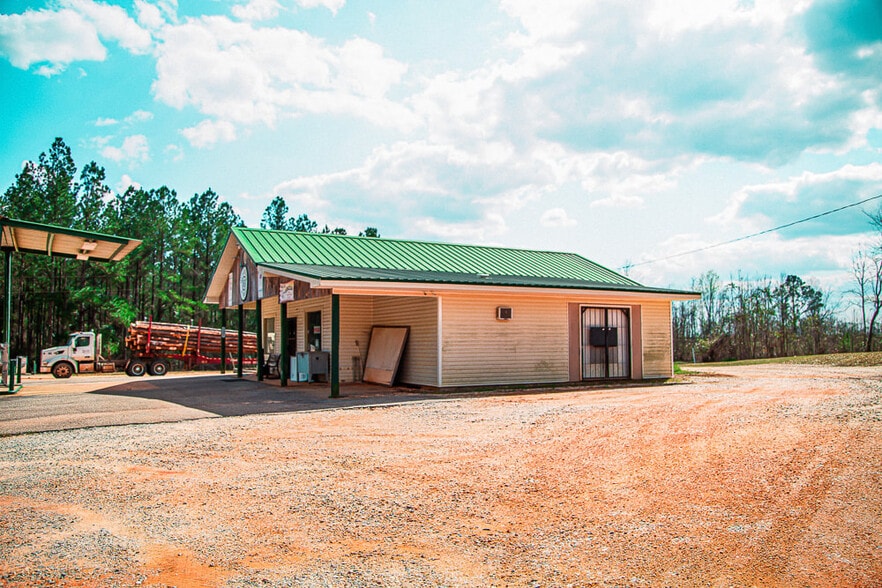 More Photos Of 2777 Hwy 83, Evergreen Service Station For Sale