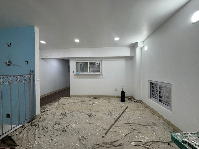 More Photos Of 2857 Steinway St, Astoria Apartments For Lease