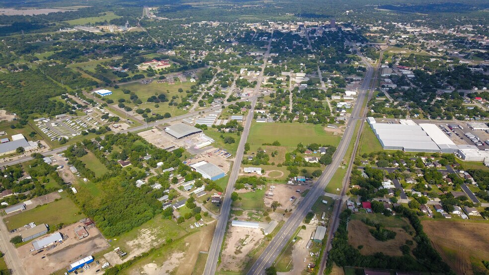 More Photos Of 2203 Port Lavaca Dr, Victoria Industrial For Sale