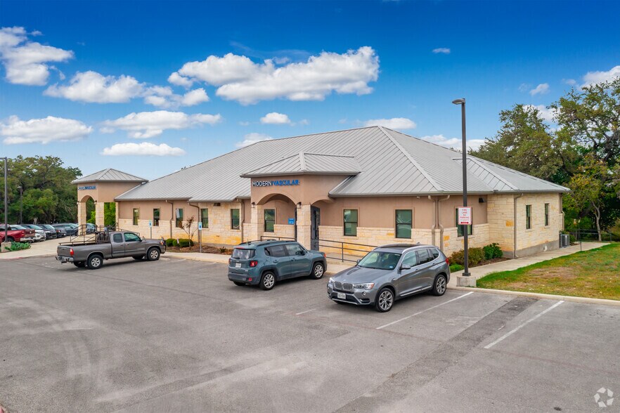 More Photos Of 9819 Huebner Rd, San Antonio Medical For Lease