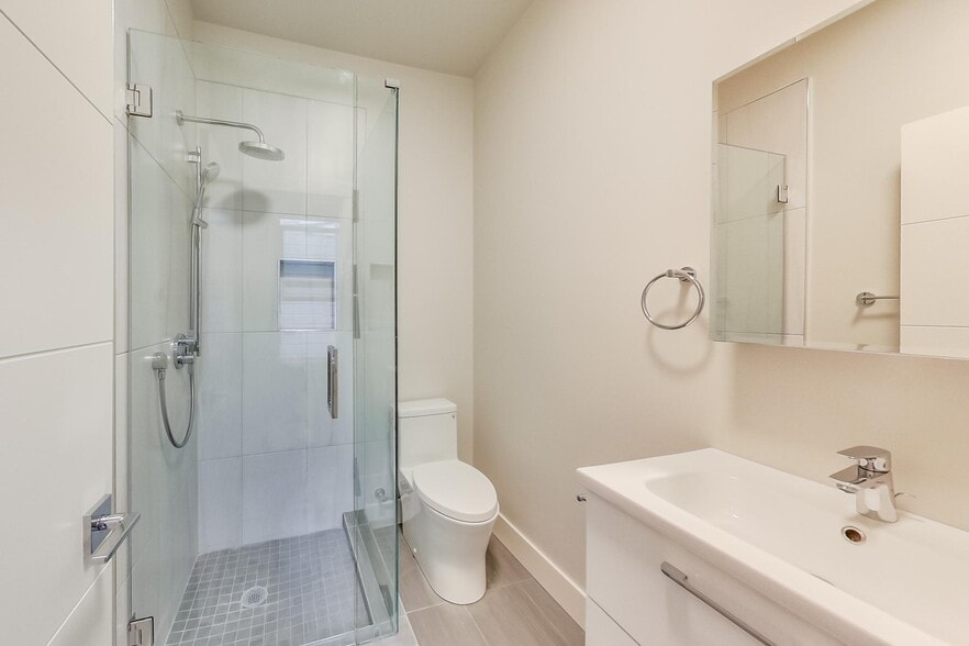 More Photos Of 811-815 Oak St, San Francisco Apartments For Sale