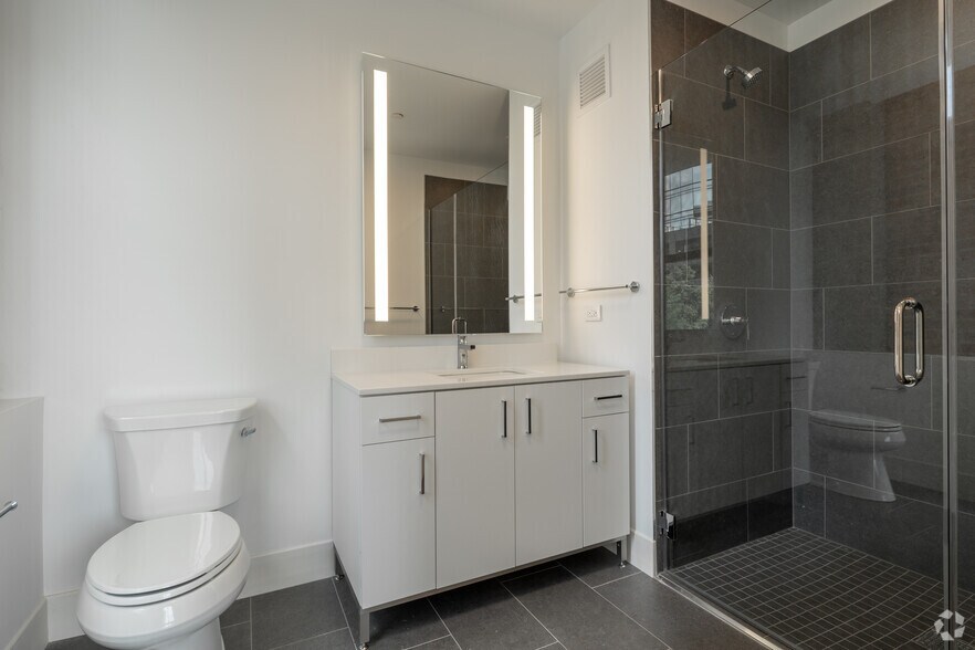 More Photos Of 871 N Franklin St, Chicago Apartments For Lease
