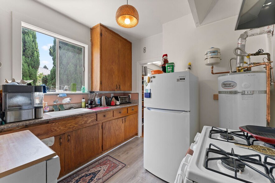 More Photos Of 74 Pearl St, Oakland Apartments For Sale