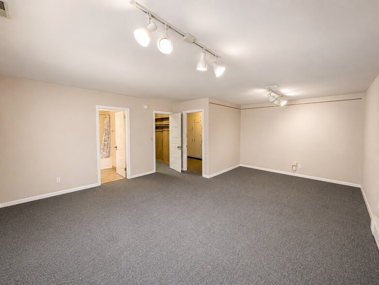 More Photos Of 69 W End Ave, Somerville Office Residential For Sale