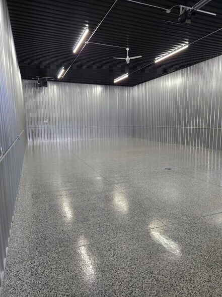 More Photos Of 47795 Van Donge St, Sioux Falls Industrial For Sale