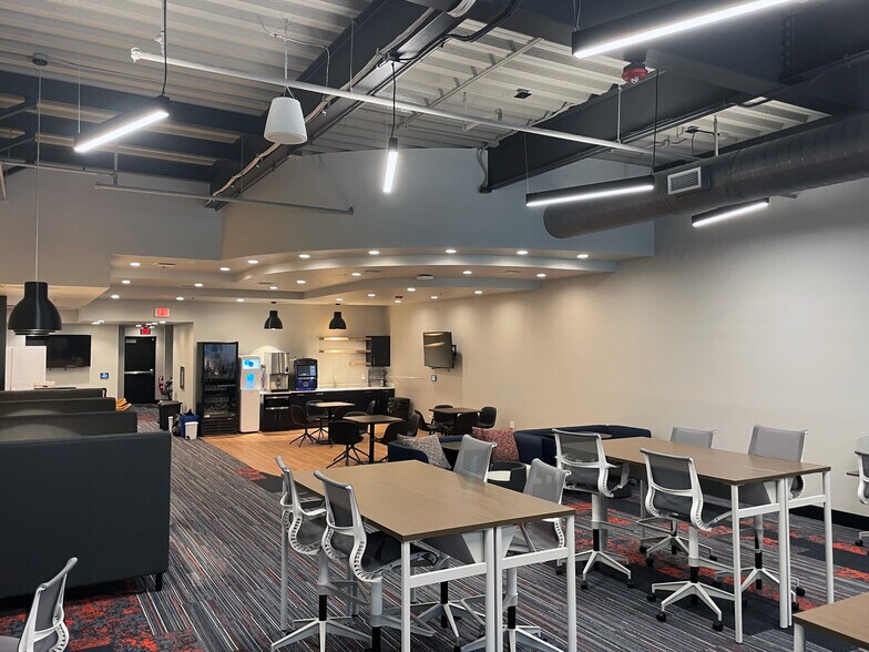 More Photos Of 2412-2430 Lincoln Way, Ames Office For Lease