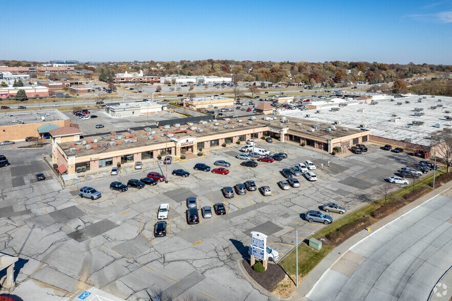 More Photos Of 13057 W Center Rd, Omaha Office For Lease