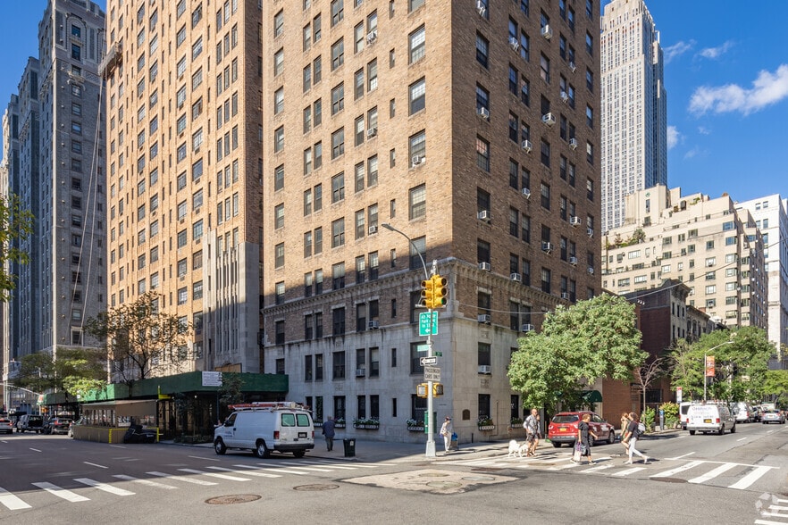 More Photos Of 16 Park Ave, New York Apartments For Sale