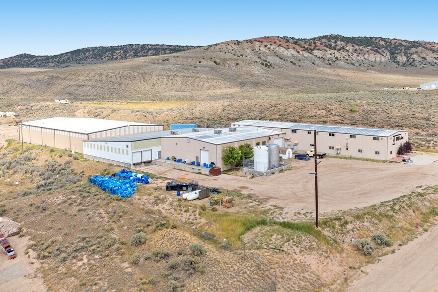 More Photos Of 97 S Red Willow Rd, Evanston Manufacturing For Lease