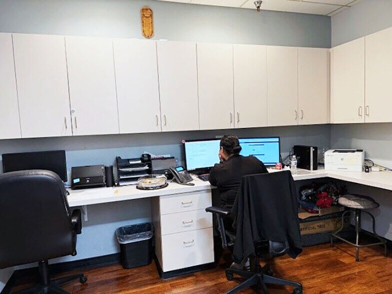 More Photos Of 72855 Fred Waring Dr, Palm Desert Medical For Lease