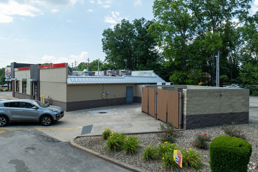 More Photos Of 1575 S Water St, Kent Fast Food For Sale