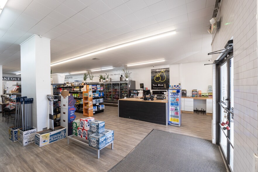 More Photos Of 205 Main St, Louisville Storefront For Sale