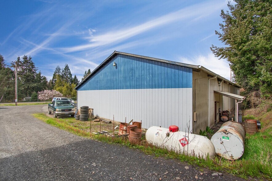 More Photos Of 305 E State Route 4, Cathlamet Auto Repair For Sale