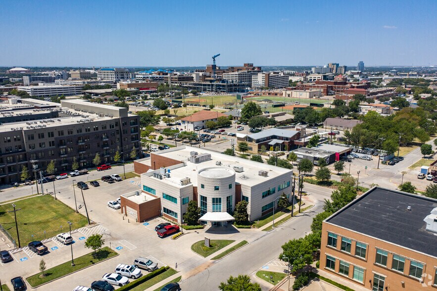 More Photos Of 1106 Alston Ave, Fort Worth Medical For Lease