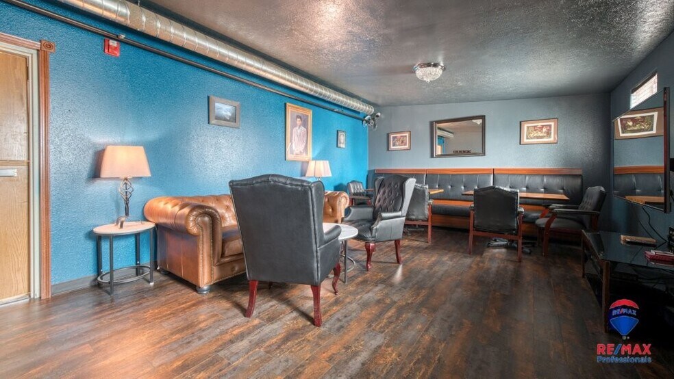 More Photos Of 5201 S Douglas Hwy, Gillette Bar For Sale