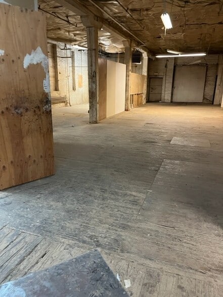 More Photos Of 629 W Cermak Rd, Chicago Loft Creative Space For Lease