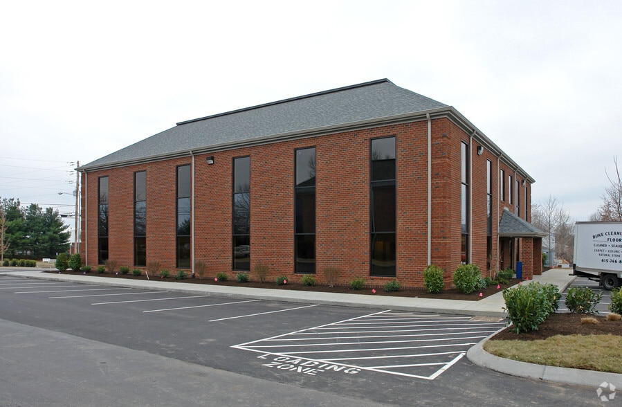 More Photos Of 7112 Crossroads Blvd, Brentwood Office For Lease