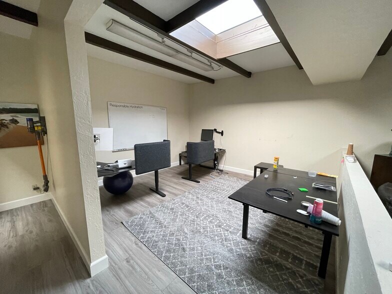 More Photos Of 500 Howland St, Redwood City Warehouse For Lease