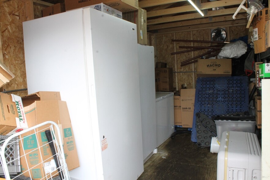 More Photos Of 408 E Comanche Ave, Shabbona General Retail For Sale