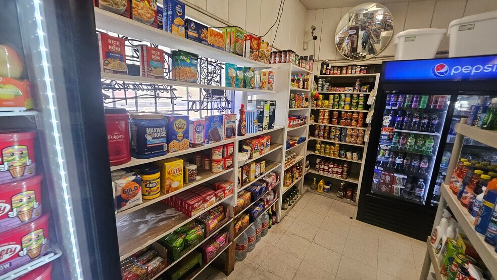 More Photos Of 3933 Lake Isabella Blvd, Bodfish Storefront For Sale