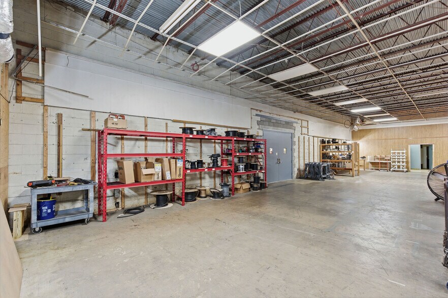 More Photos Of 1111-1115 Donelson Ave, Old Hickory Showroom For Lease