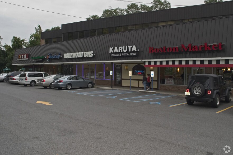 More Photos Of 77 Quaker Ridge Rd, New Rochelle General Retail For Lease