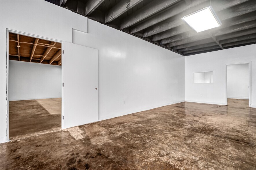 More Photos Of 520 W Pacific Coast Hwy, Long Beach Flex For Sale