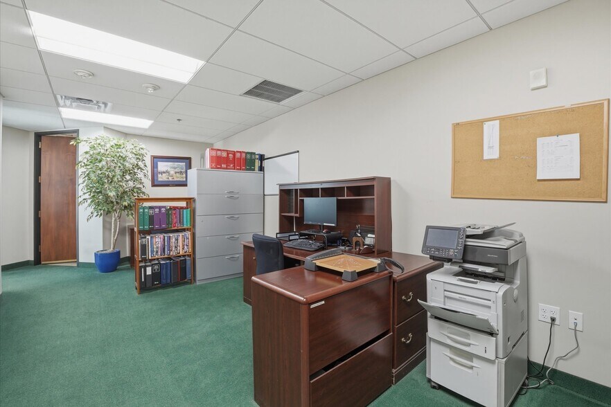 More Photos Of 3033 N Central Ave, Phoenix Loft Creative Space For Sale