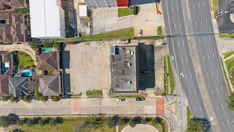 More Photos Of 5525 Westheimer Rd, Houston Freestanding For Lease