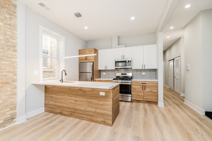More Photos Of 3039 W 19th St, Chicago Apartments For Sale