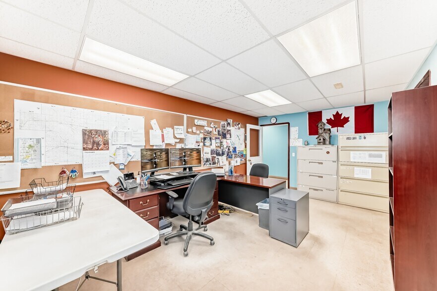 More Photos Of 116 Orchard Way, Strathmore Service For Lease