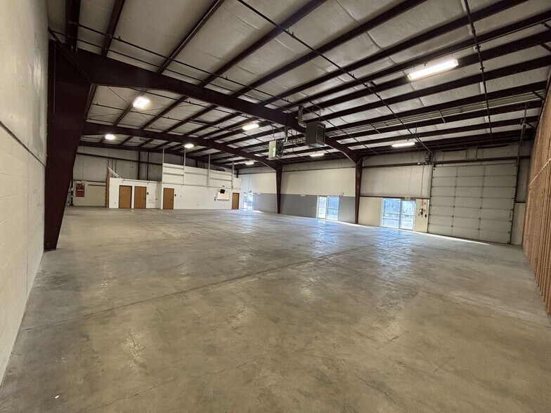 More Photos Of 1414 SE 18th Ave, Hillsboro Warehouse For Lease