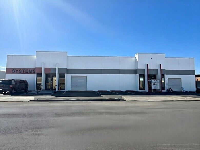 Primary Photo Of 2410 Boardwalk St, San Antonio Light Distribution For Lease