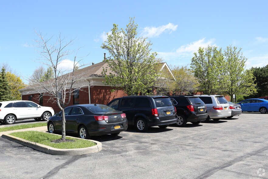 More Photos Of 15 Limestone Dr, Buffalo Medical For Sale