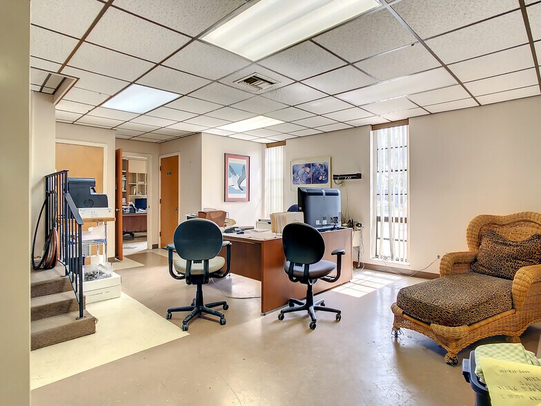 More Photos Of 11625 N 54th St, Clearwater Manufacturing For Sale