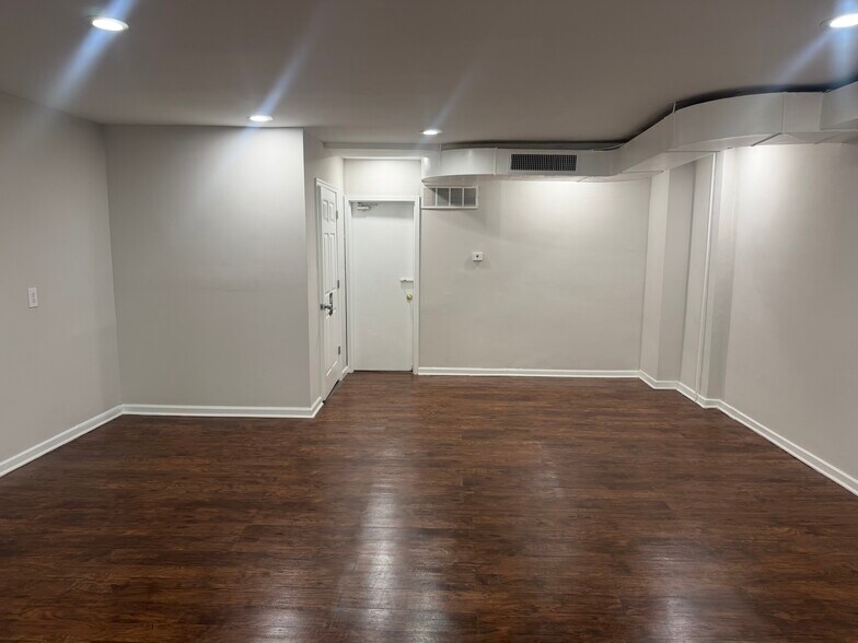 More Photos Of 7401 Woodbine Ave, Philadelphia Storefront Retail Residential For Lease