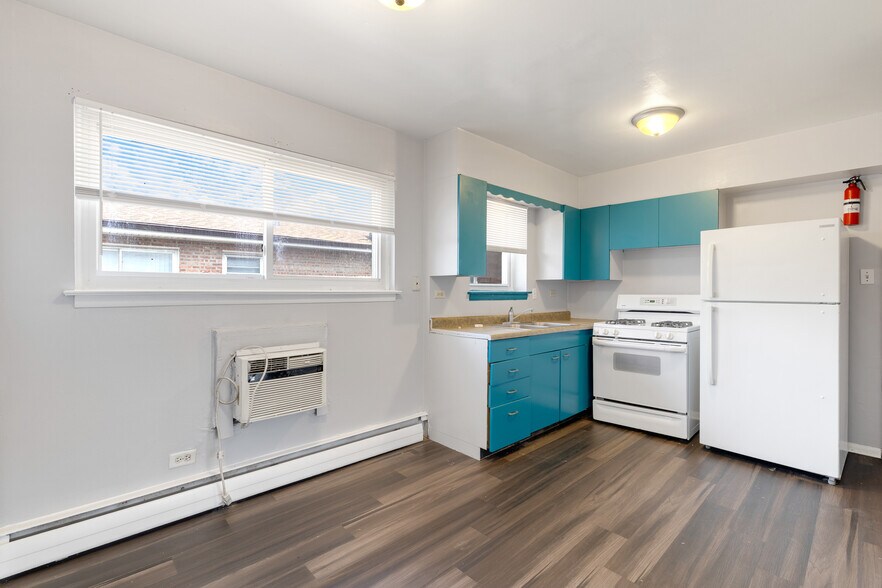 More Photos Of 3631 147th St, Midlothian Apartments For Sale
