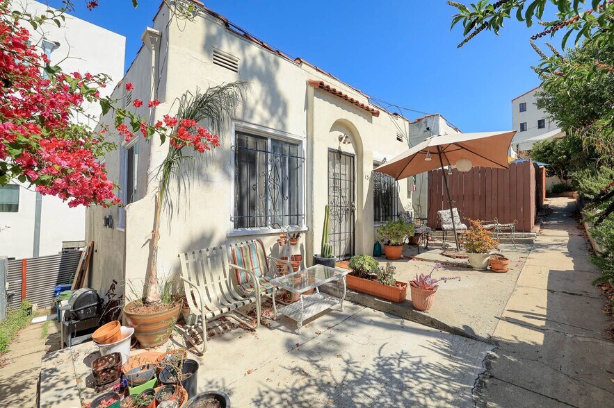 More Photos Of 1303 Lilac Terrace, Los Angeles Apartments For Sale