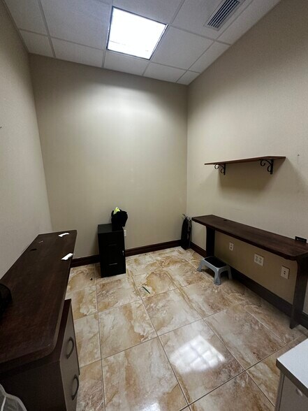 More Photos Of 14131 Metropolis Ave, Fort Myers Medical For Lease