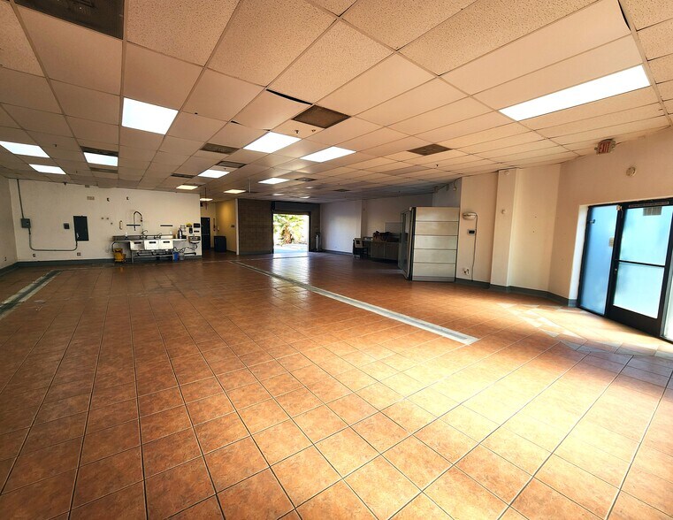 More Photos Of 2547 E 57th St, Huntington Park Manufacturing For Sale