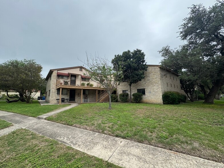 Primary Photo Of 602 Chauncey Dr, San Antonio Apartments For Sale
