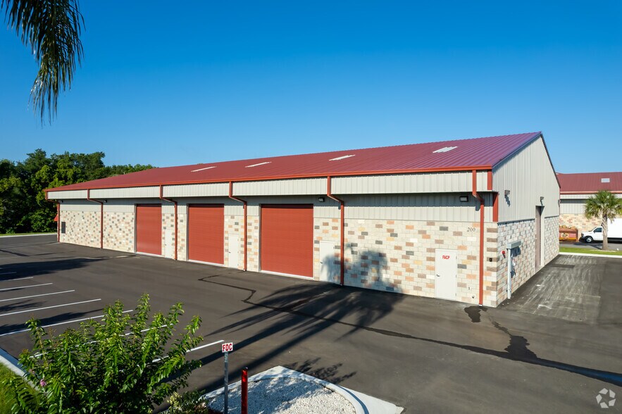 Primary Photo Of 200 S Hawthorne Ave, Apopka Warehouse For Lease