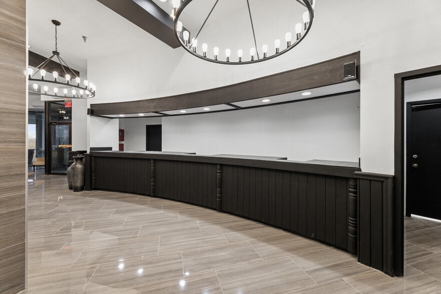 More Photos Of 1 S Main Ave, Laredo Hotel For Sale