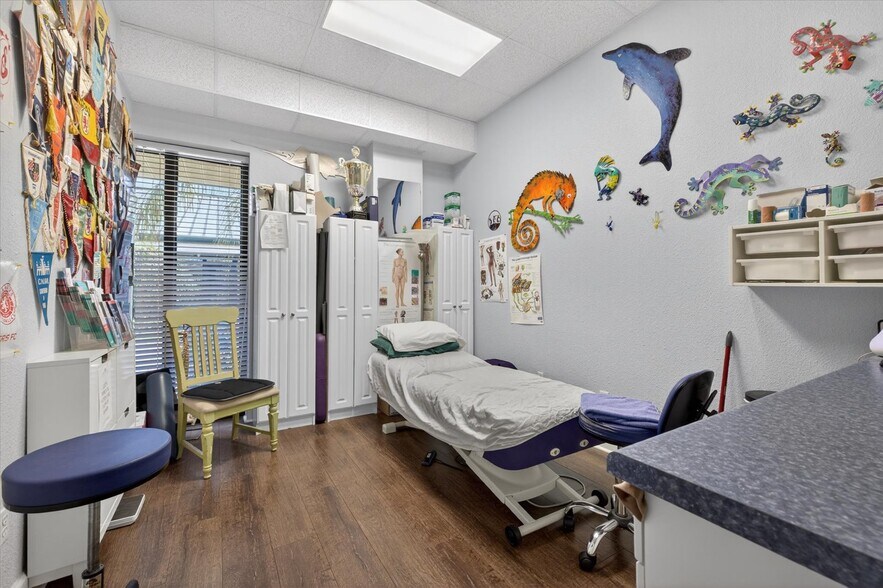More Photos Of 14141 46th St N, Clearwater Medical For Sale